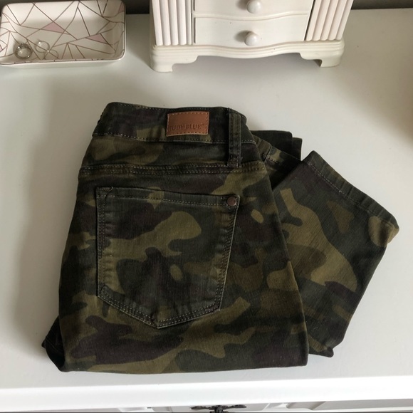 Judy Blue Pants - Judy Blue Distressed Camo Skinny Fit Pants